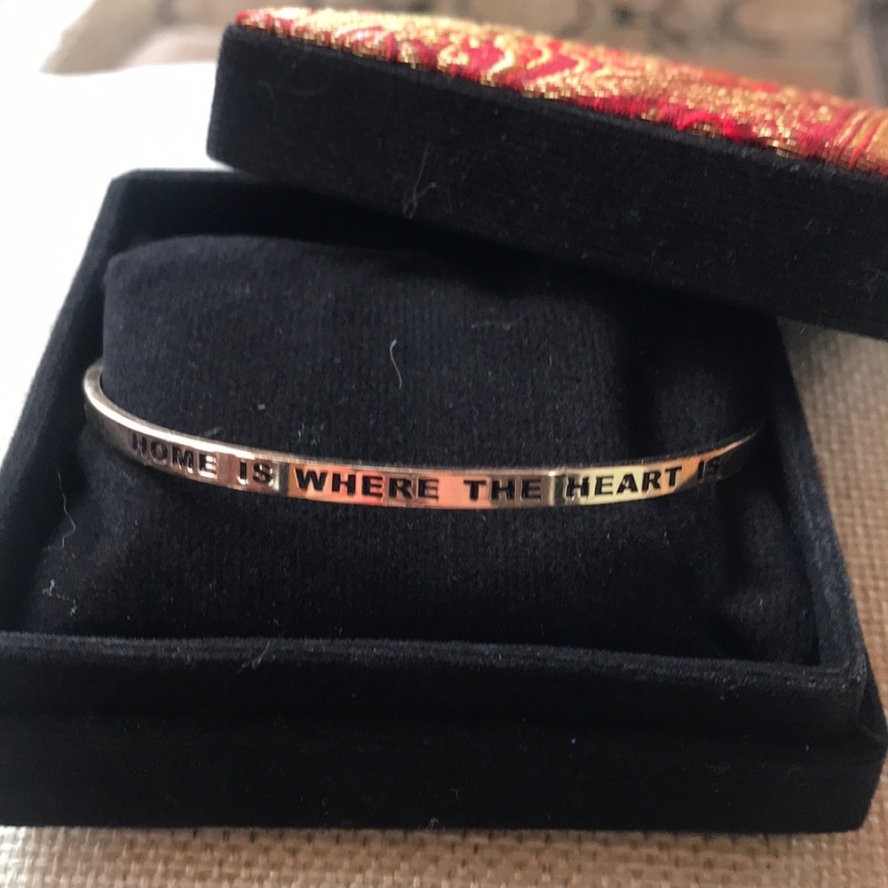 “Home is where the heart is” Gold plated bracelet